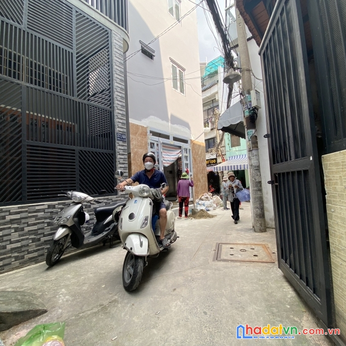 Bán nhà cmt8 trung tâm q.10. chỉ 4.3 tỷ cực hiếm