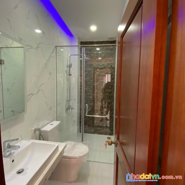 (tân bình) 2 lầu, trương công định, 4 x 11m, chỉ 5.8 tỷ, nhà đẹp