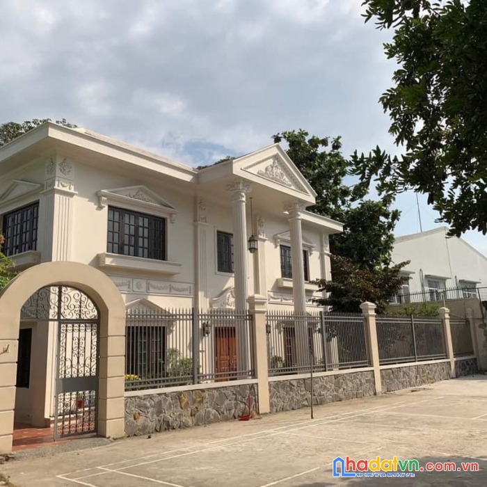 Biệt thự sân vườn 715m2 ngay bình thọ.thủ đức
giá  86 tỷ fun thổ cư