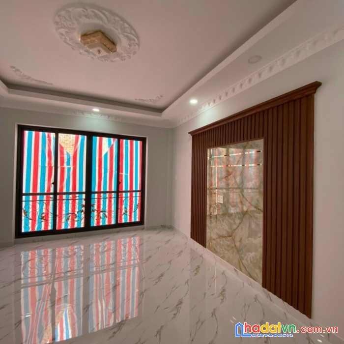 (tân bình) 2 lầu, trần quốc hoàn, 4 x 11m, chỉ 5.8 tỷ, nhà đẹp