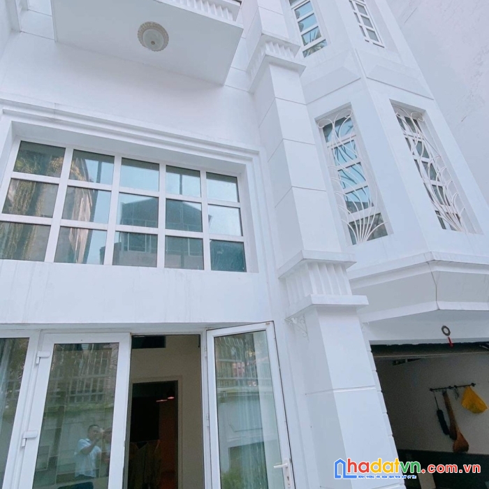 Bán nhà ngọc thụy 100m mt7m, kinh doanh vỉa hè, ôtô chỉ 12 tỷ