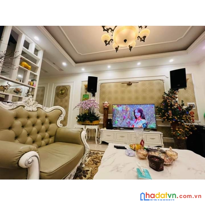 Bán nhà tây sơn đống đa, 70m 4 tầng, mặt tiền 5m, gia 8.6 tỷ oto đỗ cửa kinh doanh.