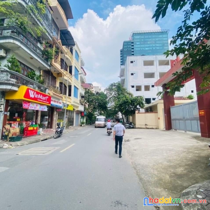 Bán nhà mặt phố hoàng quốc việt, lô góc 3 mặt tiền, 60m, 4 tầng.