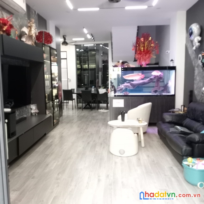 Bán nhà phường 13 quận 10,hẻm xe hơi, tặng full nội thất, 70m2 giá 12.5 tỷ