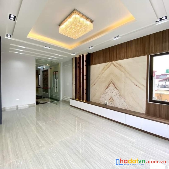 Bán nhà tân mai 58m2, 5t, thang máy, lô góc, ô tô vào nhà, giá 9 tỷ. lh 0977435869.