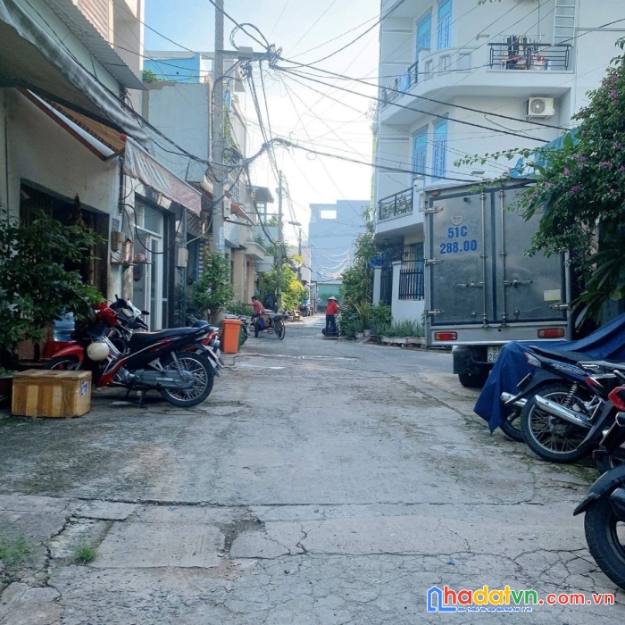 Nhà hẻm 6m-bùi tư toàn-bình tân-2 tầng*mới-nở hậu-giá nhỉnh 4 tỷ.