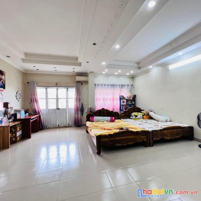 Đức giang, bán tòa nhà dv cho thuê, lô góc 3 mặt, 110m*6t thang máy, 16 tỷ dư