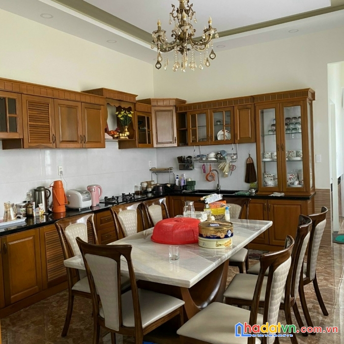 Cần bán căn nhà đẹp trên đường nguyễn hữu cầu, phường 12, tp. đà lạt, giá 9,8 tỷ
