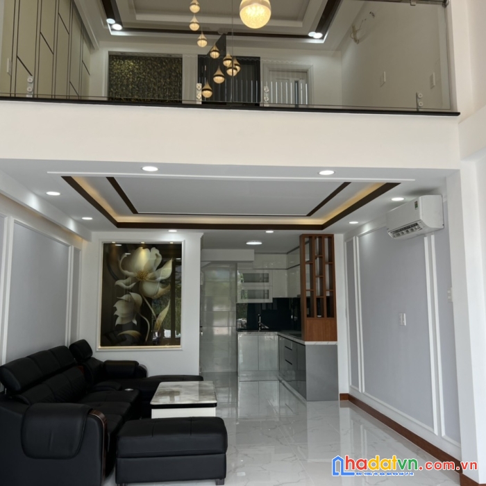 Nhà hxt lạc long quân, p3, quận 11. nhà đẹp chốt ngay !