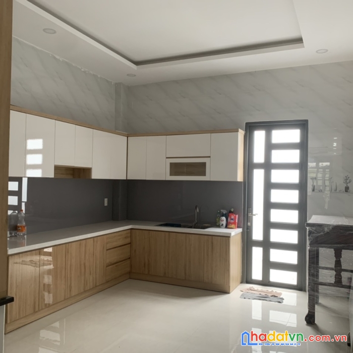 Cần bán gấp nhà mt đường thạnh lộc 44 dtsd 255m2 giá 6tỷ4