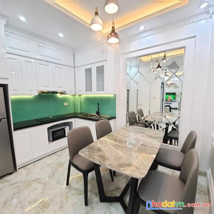 Bán nhà văn tiến dũng 5 tầng x 45m2, mặt ngõ, gần ô tô, 3.25 tỷ.