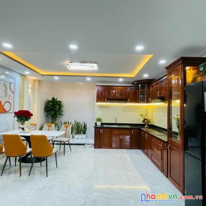 (tân bình) hẻm 4m, cách mạng tháng tám, 4 x 14m, 9.4 tỷ, 3 lầu