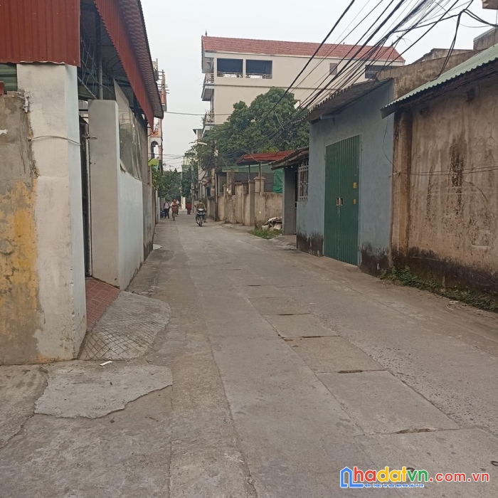 Nhỉnh 2 tỷ sở hữu đất 73m vuông vắn cách đường ô tô đỗ 10m - gần trung tâm chợ