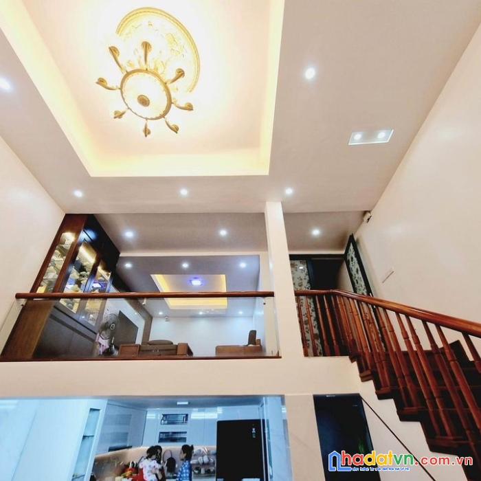 Nhỉnh 5 tỷ mua được nhà cực đẹp –phân lô –ô tô  trung tâm ba đình