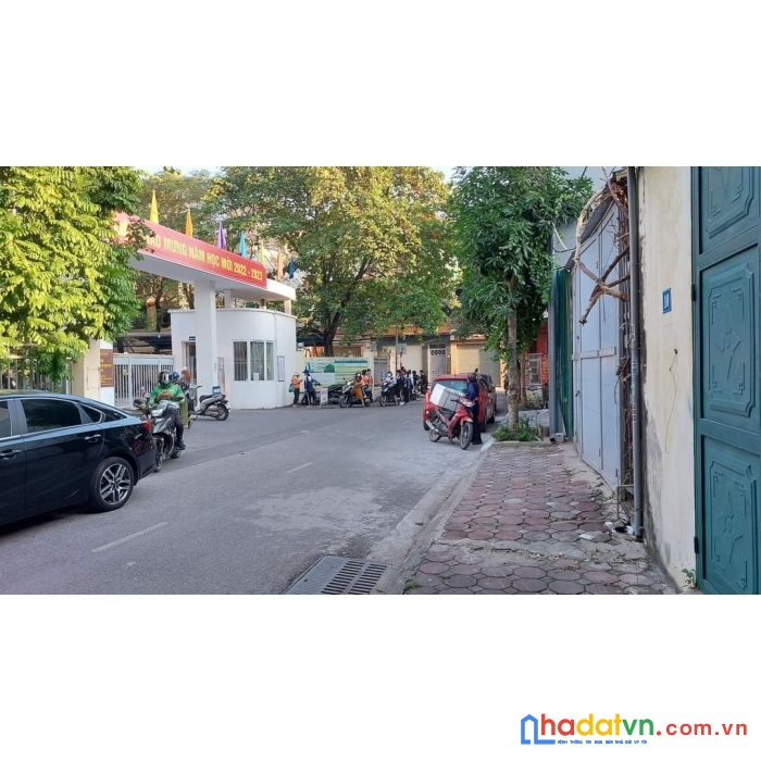 Hoa lâm 69m2 5t 5,3m mặt tiền 8,7 tỷ hai mặt tiền trước sau  ô tô tránh view trường nhà dân xây