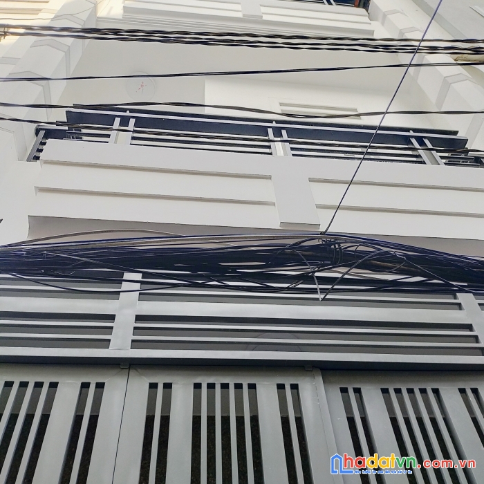 Nhà xây mới toang, sang chảnh. hẻm 2 xẹc đường âu dương lân f3,q8