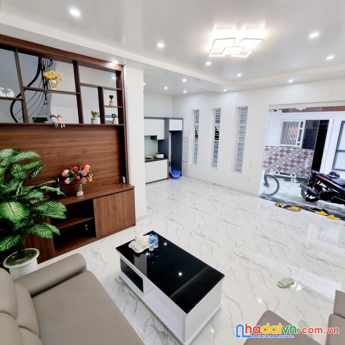 Chính chủ cần bán nhanh căn nhà 3,5 tầng thiên lôi.