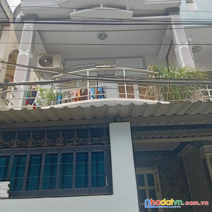 Bán nhà 2 tầng hxh gần phú mỹ hưng 5x20 giá chỉ 70 triệu m2.