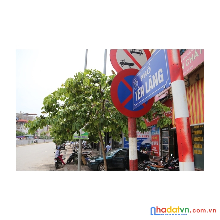 Bán nhà quận đống đa, phố yên lãng, 30m, mt3.5m, ngõ thông, trước nhà ô tô tránh, kd sầm uất,