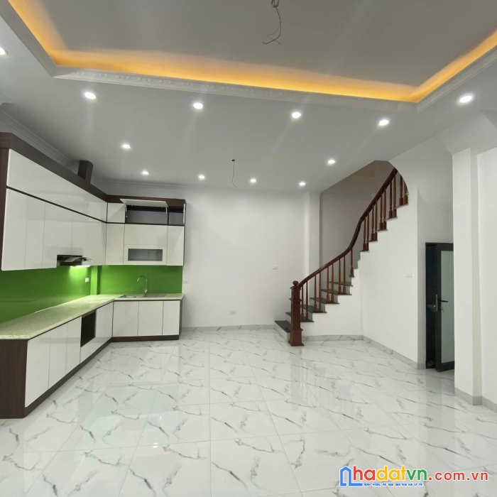 Bán nhà hoàng sâm-cầu giấy giá hơn 5 tỷ-khu phân lô- mặt ngõ-10m ra mặt phố