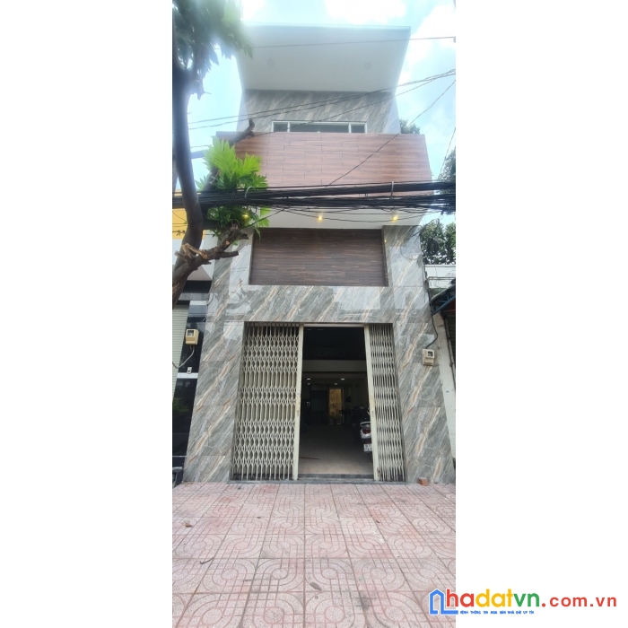 Bán nhà mặt tiền quốc lộ 22, ngay bến xe an sương, 4,5x14, đường 65m