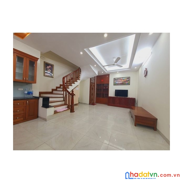 Nhà đẹp phố trần cung - chỉ 1 nhà ra mặt phố - 6 tầng mt: 4.7m - dt: 40m2 x 4 phòng ngủ - - giá :