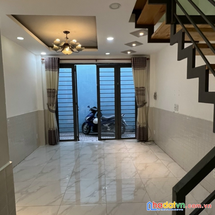 Bán nhà  bùi hữu nghĩa, phường 2, bình thạnh , 3 tầng btct , 3pn , 2wc