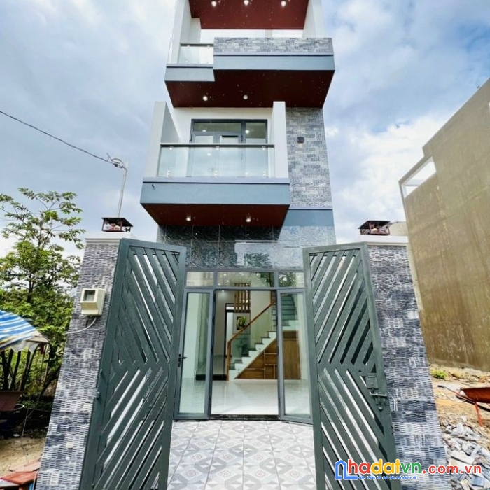 Bán nhà 3t - hẻm ô tô 6m - trung tâm thủ đức - 100m2 giá chỉ nhỉnh 4tỷ.