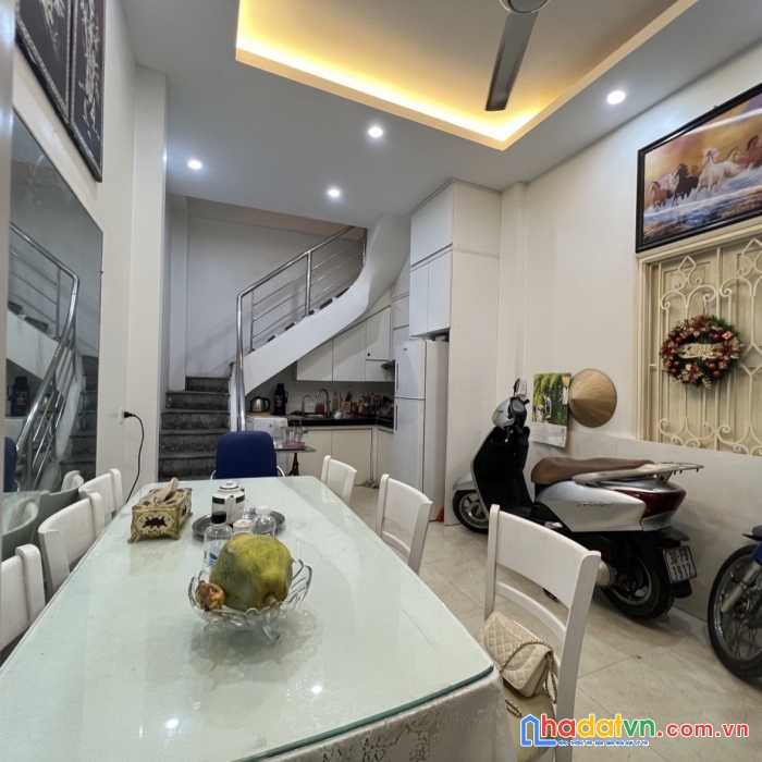 Hoa hậu phố vọng, hai bà trưng, dân xây, ở luôn, sát phố, 2 ngủ rộng, chỉ 2.7 tỷ