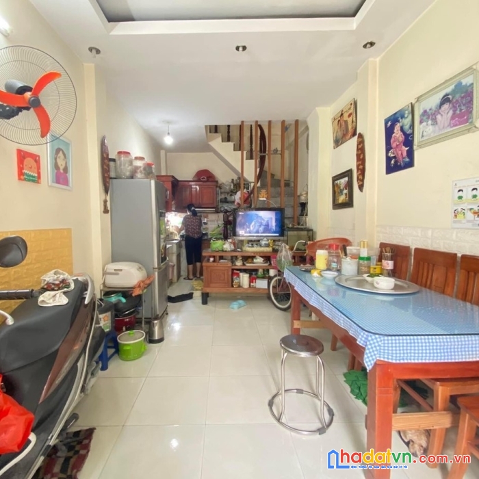 Bán nhà đường láng, đống đa, nhà đẹp, ngõ thoáng, giá rẻ, 32m2, nhỉnh 3 tỷ