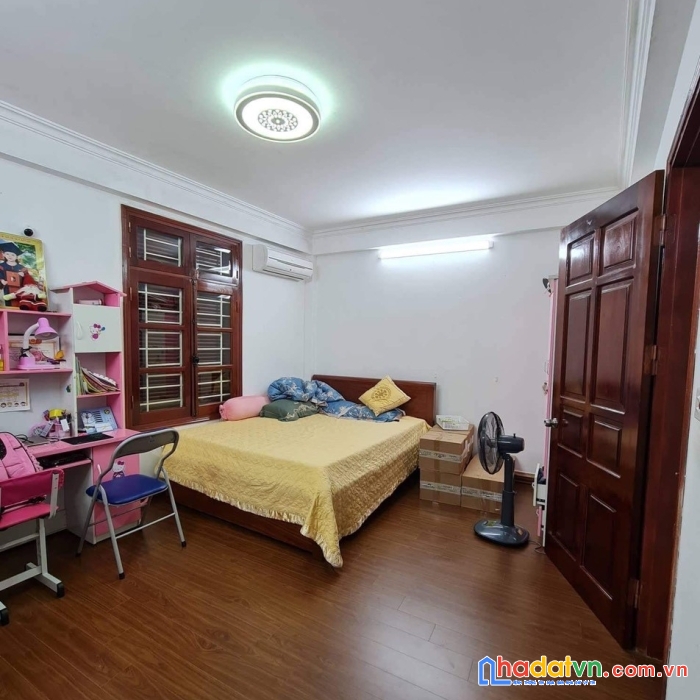 Bán nhà mặt hồ khương thượng, đống đa, dân xây, sát ô tô, 38m2x5 tầng, chỉ 5.69 tỷ