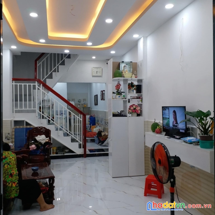 Bán nhà mới đẹp btct,nở hậu, xe hơi tới cửa chợ phạm văn hai,2pn,42m2, giá 6,3 tỷ