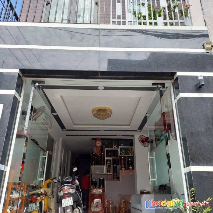 Bán nhà ngay mũi tàu cộng hòa - 46m2 - sổ vuông a4 - hxh 6m - kd tháng 12 triệu - chỉ 5.x tỷ