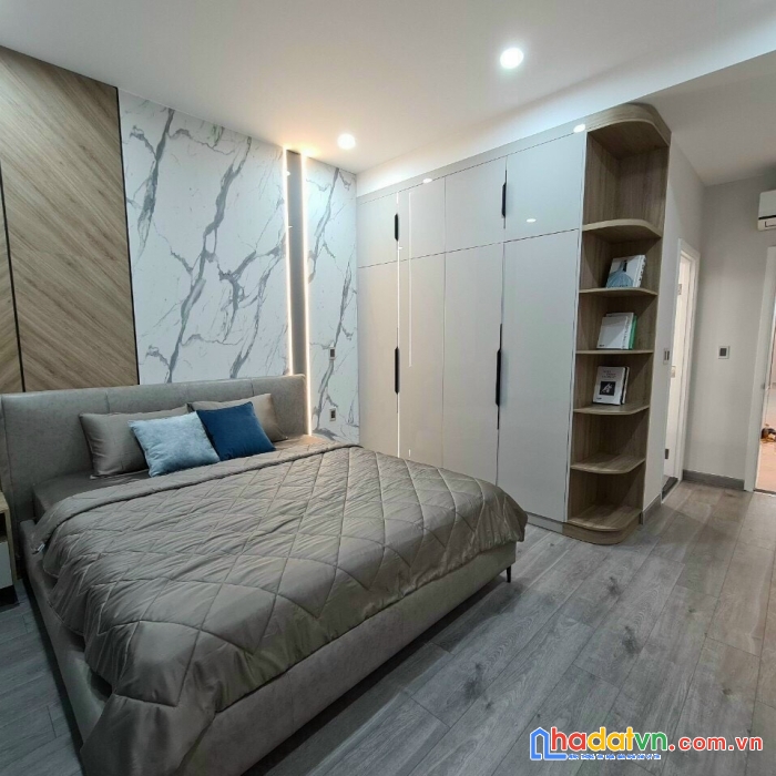 Bán gấp ch midtown 2pn, giá tốt nhất thị trường nhà đẹp, lầu cao lh em cẩm