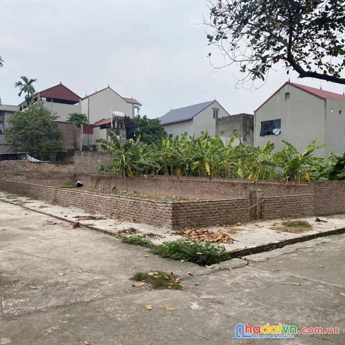142m , đường rông. ngõ thông. tại hương đình - mai đình , nằm giữa 3 khu công nghiệp . tiện ích