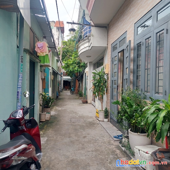 Cần ra gấp nhà hiệp bình chánh - chợ bình chiểu - giá chỉ hơn 3 tỷ.