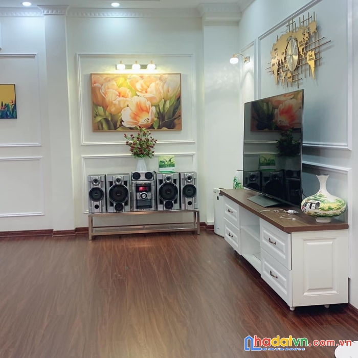Bán nhà ngọc lâm, long biên 45 m2 * 5t * 3 tỷ 6 nhà mới, ba bước ra mặt phố - 0975892929