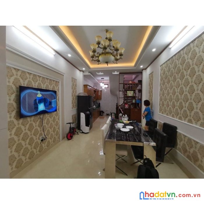 Nhà hoàng hoa thám-40m- 5tầng giá siêu hời nhỉnh 4 tỷ