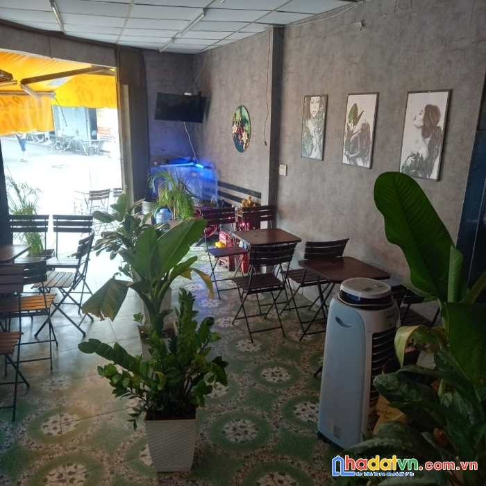 Do thiếu nhân sự không có thời gian quản lý nên mình cần sang lại quán cafe 2 mặt tiền