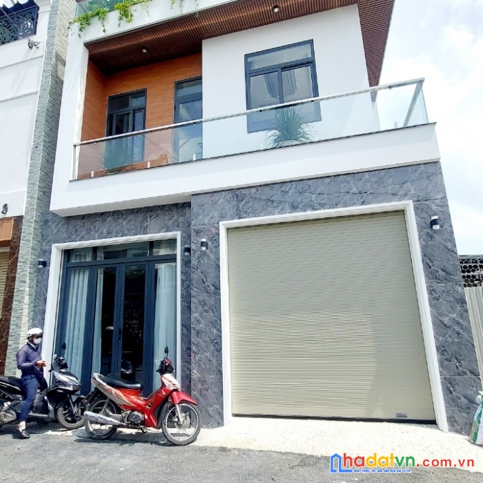 Biệt thự mini siêu đẹp, 1 trệt 2 lầu, đường nhựa 5m thông, ngay chợ phú thọ chỉ 4ty950