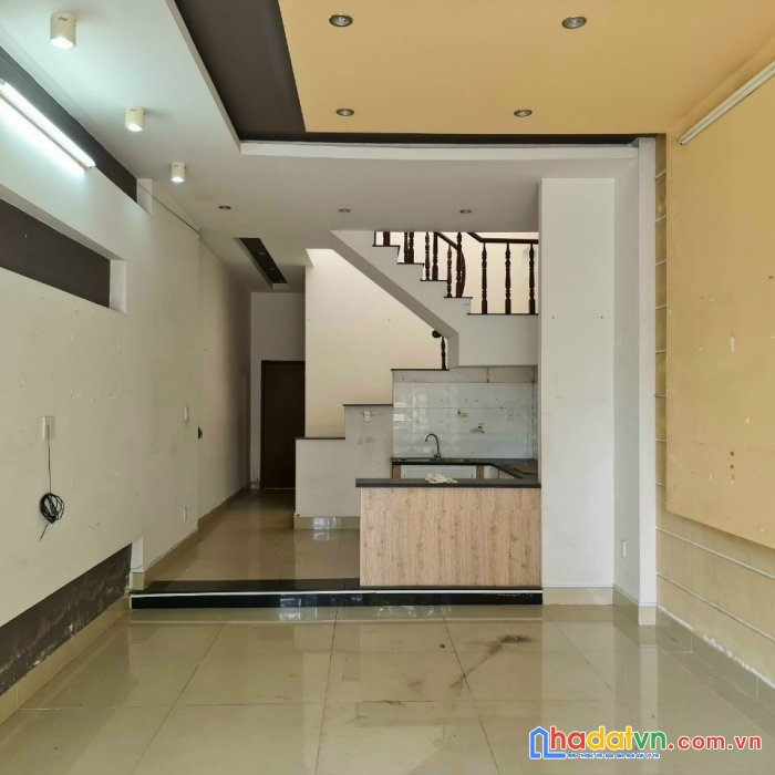 Nhà 1 trệt 1 lầu kdc quang vinh, đường nhựa thông bàn cờ chỉ 4,6 tỷ