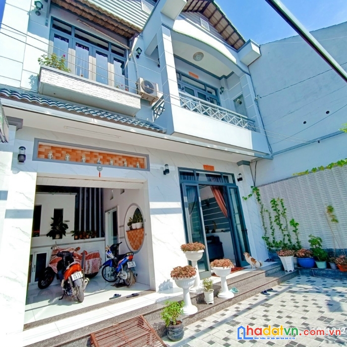 Biệt thự đẹp p. hiệp hoà, 8x20m (160 m2), đường nhựa thông xe tải chỉ 7,5 tỷ