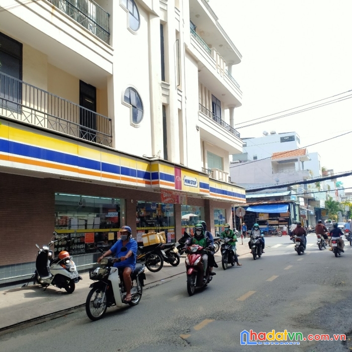 Bán nhà đinh bộ lĩnh bình thạnh, 4 tầng, ngang 4.2 x 15.4, nhĩnh 9 tỷ.