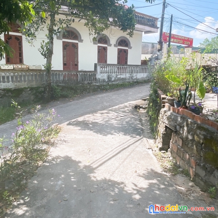 Quá rẻ... 
bán mảnh đất vuông vắn diện tích 87m2 ở khu ao cá mông dương, cẩm phả.
giá siêu rẻ chỉ