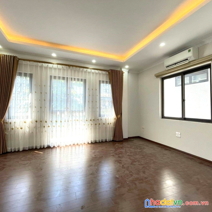 Bán nhà đập hộp mới xây sài đồng, ô tô, gần phố, 52m2x4.4m