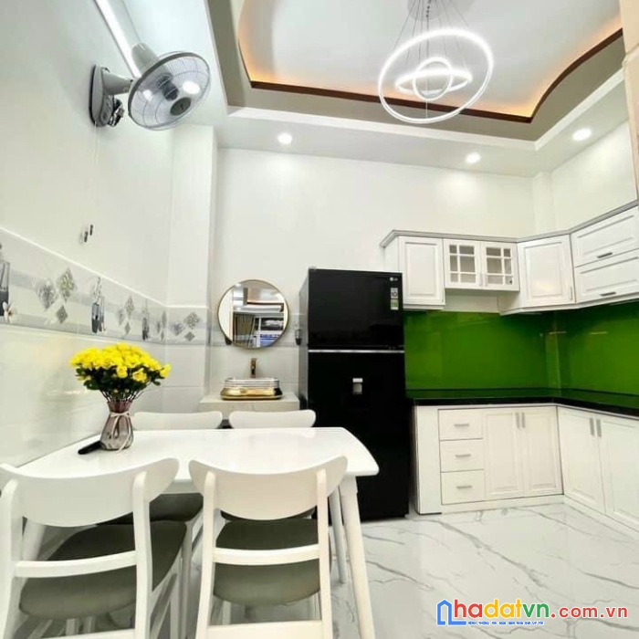 (tân bình) hẻm 3m, 3 lầu, cách mạng tháng tám, 4 x 10m, 5.8 tỷ