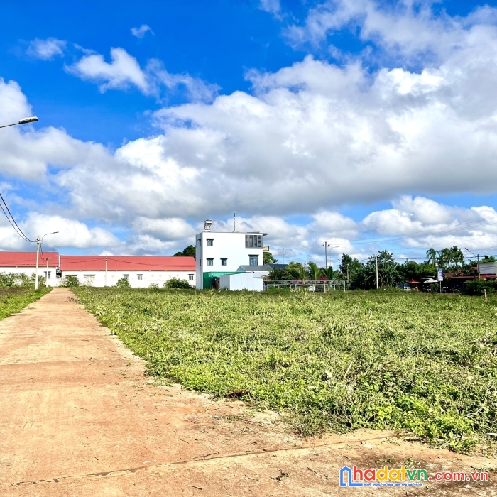 Đất nền sổ đỏ ngay trung tâm hành chính mới ven tx. buôn hồ.
giá đợt 1 chỉ 899 triệu/nền (bao