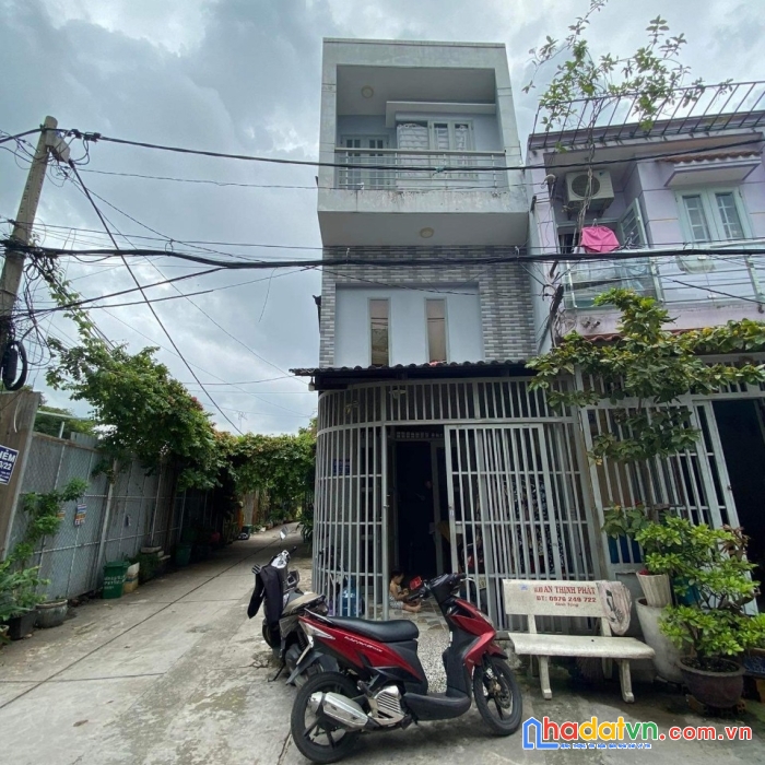 Siêu phẩm bình tân 34m2 - hxh đỗ cửa - 3 tầng đúc - giáp tân phú giá chỉ 2ty5