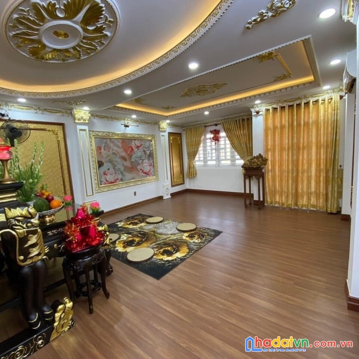 Biệt thự siêu sang giữa lòng phố 5 tầng bề thế