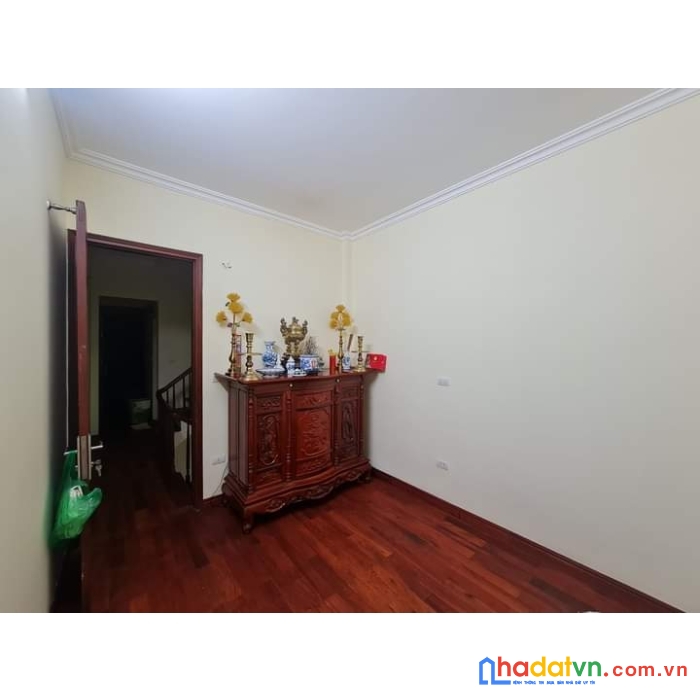 Bán nhà hồng hà ô tô tránh ngõ thông-kinh doanh 45m2,mt 4.5m gía 10 tỷ. lh:0934460104.